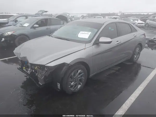 KMHLM4DG3RU740076 2024 HYUNDAI ELANTRA - Image 2