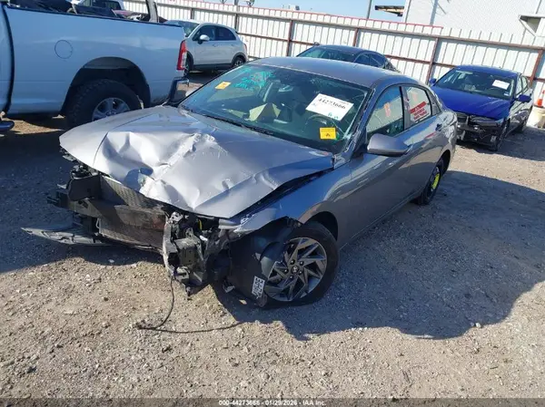 KMHLM4DG3RU745469 2024 HYUNDAI ELANTRA - Image 2