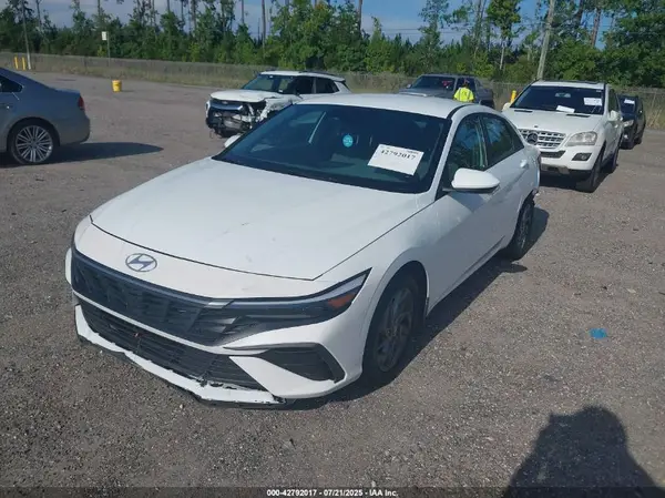 KMHLM4DG3RU750915 2024 HYUNDAI ELANTRA - Image 2