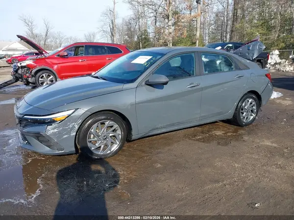 KMHLM4DG3RU755354 2024 HYUNDAI ELANTRA - Image 2