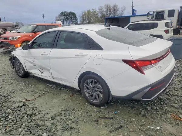 KMHLM4DG3RU755936 2024 HYUNDAI ELANTRA - Image 2