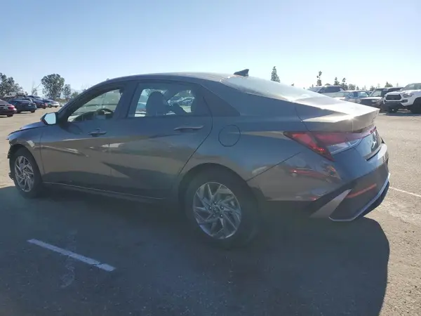 KMHLM4DG3RU760523 2024 HYUNDAI ELANTRA - Image 2