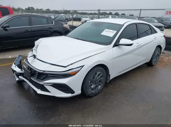 KMHLM4DG3RU763728 2024 HYUNDAI ELANTRA - Image 2
