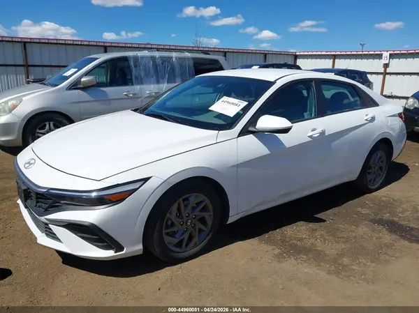 KMHLM4DG3RU775572 2024 HYUNDAI ELANTRA - Image 2