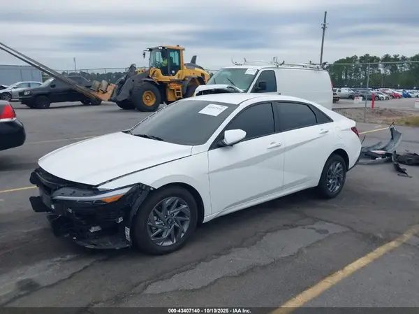 KMHLM4DG3RU775958 2024 HYUNDAI ELANTRA - Image 2