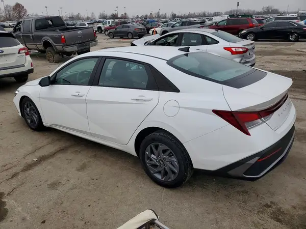KMHLM4DG3RU779122 2024 HYUNDAI ELANTRA - Image 2