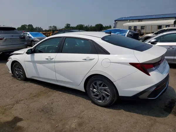 KMHLM4DG3RU780044 2024 HYUNDAI ELANTRA - Image 2