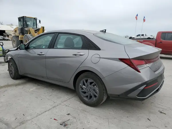 KMHLM4DG3RU788709 2024 HYUNDAI ELANTRA - Image 2