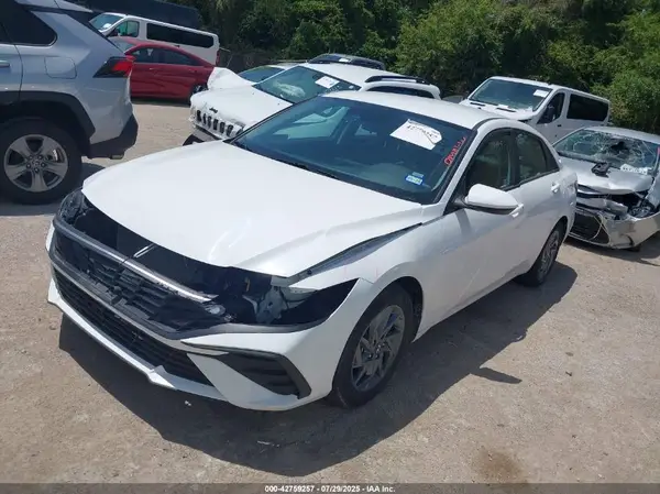 KMHLM4DG3RU791450 2024 HYUNDAI ELANTRA - Image 2