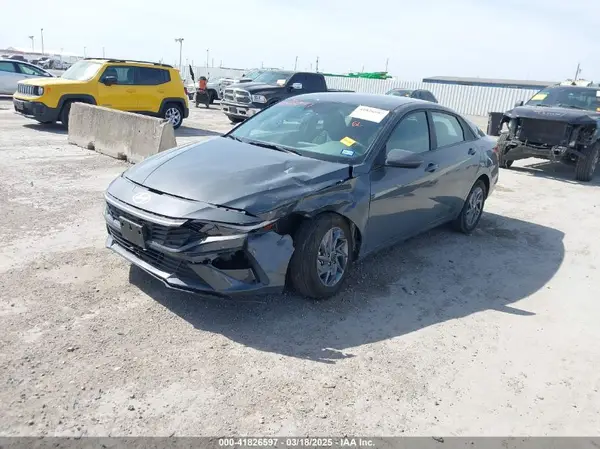 KMHLM4DG3RU792467 2024 HYUNDAI ELANTRA - Image 2