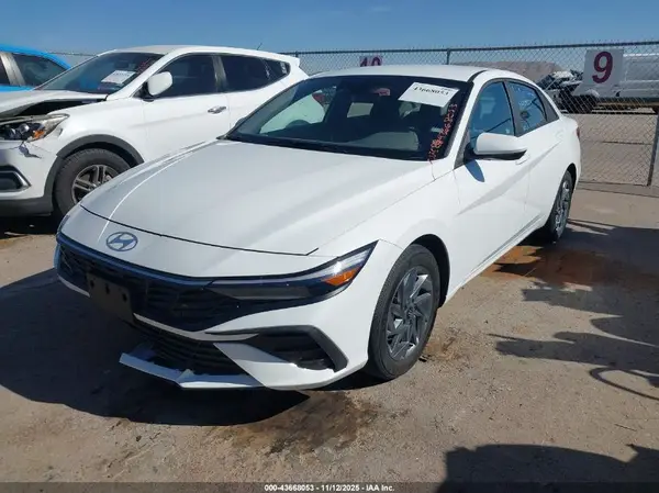 KMHLM4DG3RU818761 2024 HYUNDAI ELANTRA - Image 2