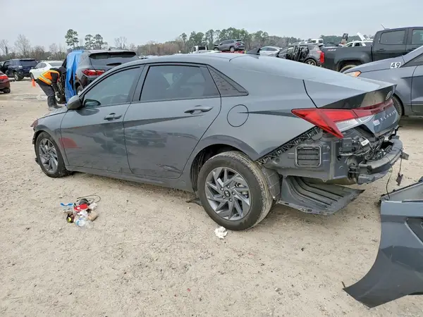 KMHLM4DG3RU848956 2024 HYUNDAI ELANTRA - Image 2