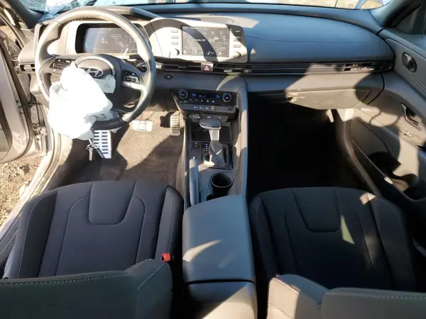 KMHLM4DG3SU063942 2025 HYUNDAI ELANTRA - Image 8