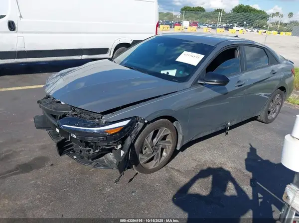KMHLM4DG3SU863818 2025 HYUNDAI ELANTRA - Image 2
