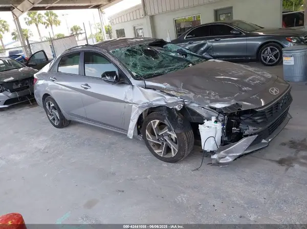 KMHLM4DG3SU866654 2025 HYUNDAI ELANTRA - Image 1