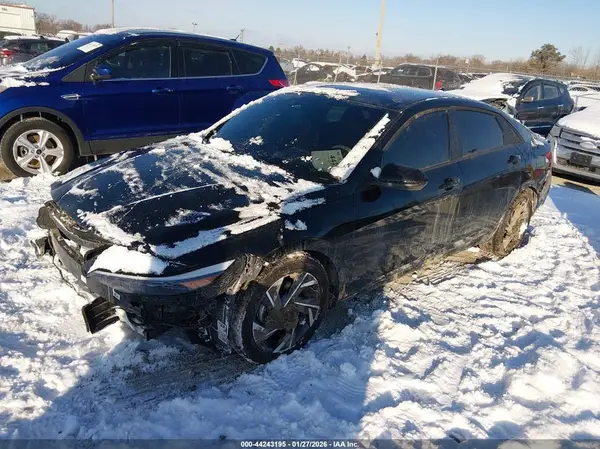 KMHLM4DG3SU879307 2025 HYUNDAI ELANTRA - Image 2