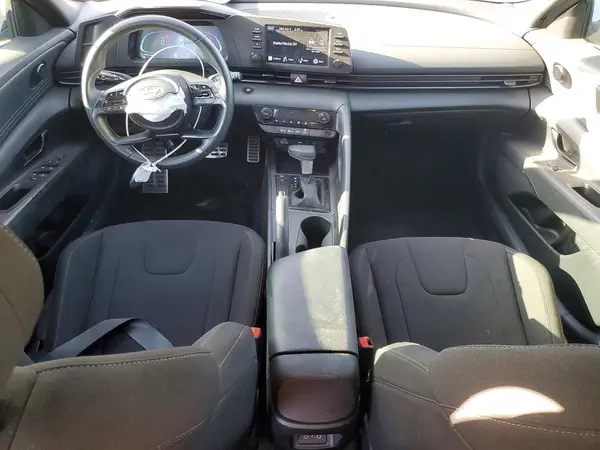 KMHLM4DG3SU883955 2025 HYUNDAI ELANTRA - Image 8
