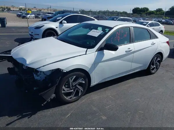 KMHLM4DG3SU930692 2025 HYUNDAI ELANTRA - Image 2