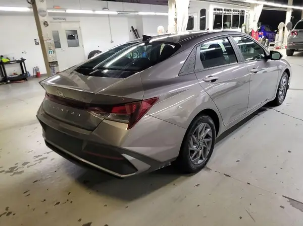 KMHLM4DG4RU636275 2024 HYUNDAI ELANTRA - Image 8