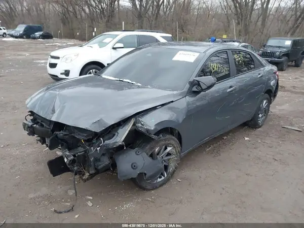 KMHLM4DG4RU639290 2024 HYUNDAI ELANTRA - Image 2