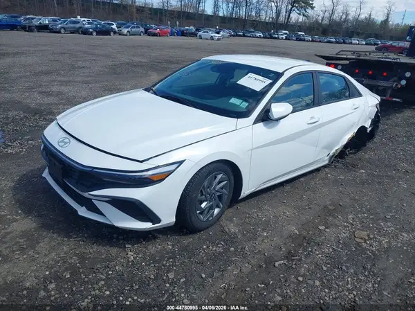 KMHLM4DG4RU641511 2024 HYUNDAI ELANTRA - Image 2