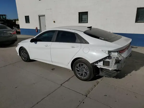KMHLM4DG4RU647339 2024 HYUNDAI ELANTRA - Image 2