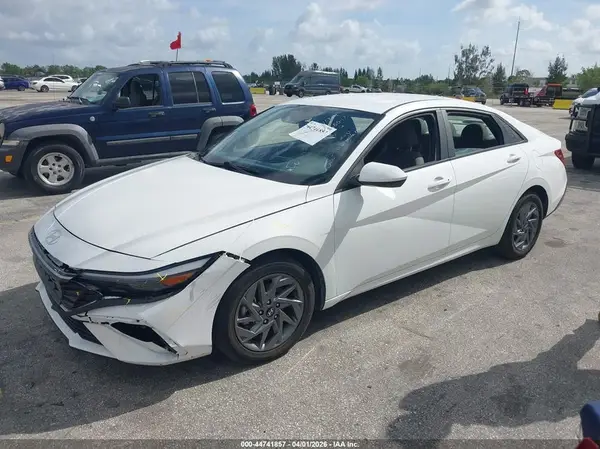 KMHLM4DG4RU647356 2024 HYUNDAI ELANTRA - Image 2