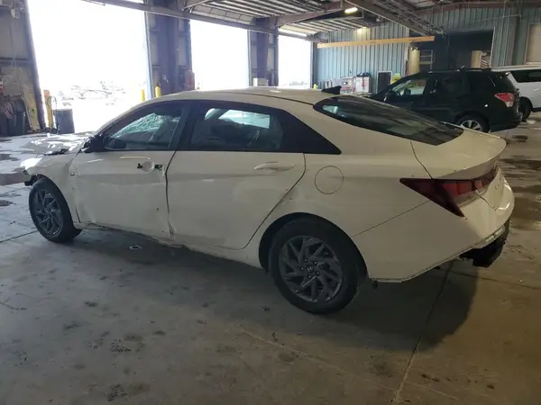 KMHLM4DG4RU650323 2024 HYUNDAI ELANTRA - Image 2