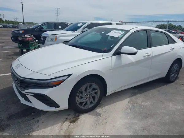 KMHLM4DG4RU651052 2024 HYUNDAI ELANTRA - Image 2