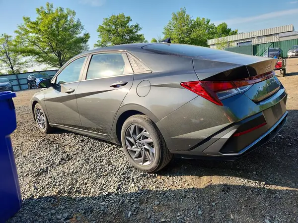 KMHLM4DG4RU654954 2024 HYUNDAI ELANTRA - Image 2