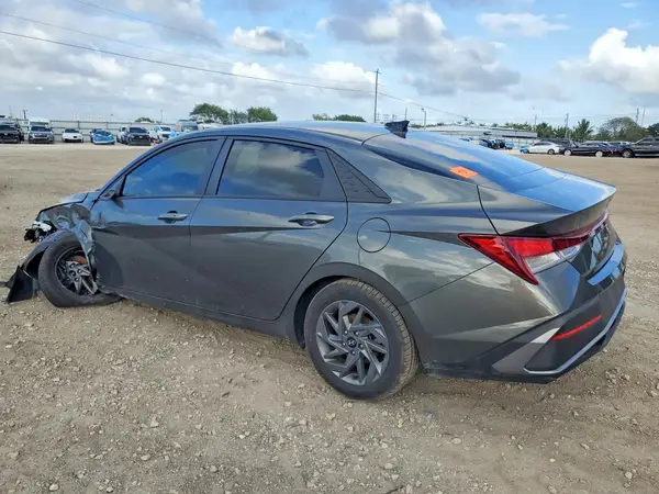 KMHLM4DG4RU656705 2024 HYUNDAI ELANTRA - Image 2