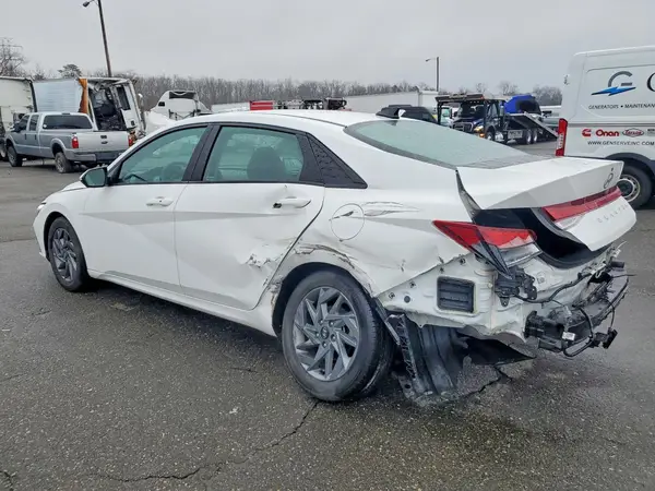 KMHLM4DG4RU661418 2024 HYUNDAI ELANTRA - Image 2