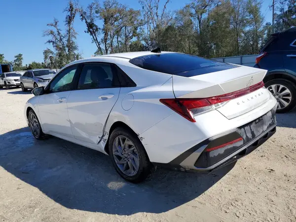 KMHLM4DG4RU661564 2024 HYUNDAI ELANTRA - Image 2