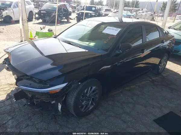 KMHLM4DG4RU668868 2024 HYUNDAI ELANTRA - Image 2