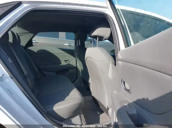 KMHLM4DG4RU681037 2024 HYUNDAI ELANTRA - Image 8