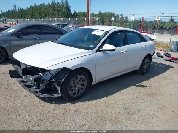 KMHLM4DG4RU694158 2024 HYUNDAI ELANTRA - Image 2