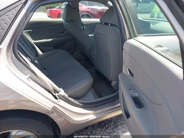 KMHLM4DG4RU711461 2024 HYUNDAI ELANTRA - Image 8