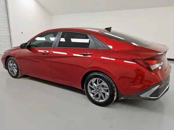 KMHLM4DG4RU717048 2024 HYUNDAI ELANTRA - Image 2