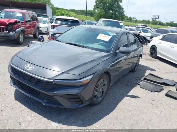 KMHLM4DG4RU717115 2024 HYUNDAI ELANTRA - Image 2