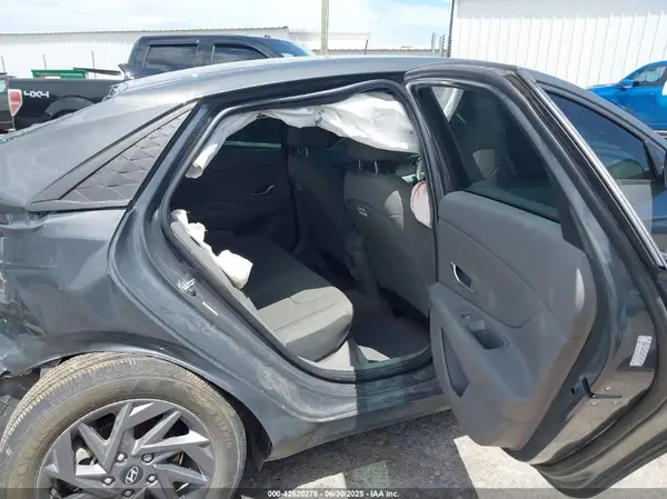 KMHLM4DG4RU717115 2024 HYUNDAI ELANTRA - Image 8