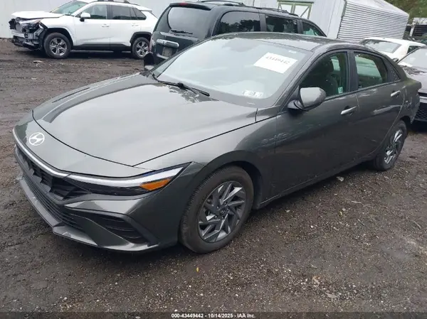 KMHLM4DG4RU717826 2024 HYUNDAI ELANTRA - Image 2