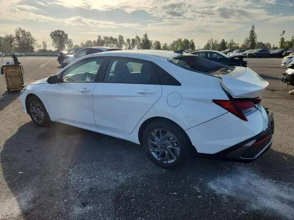 KMHLM4DG4RU730141 2024 HYUNDAI ELANTRA - Image 2