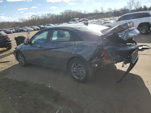 KMHLM4DG4RU732505 2024 HYUNDAI ELANTRA - Image 2