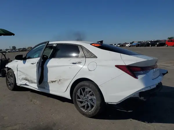 KMHLM4DG4RU733265 2024 HYUNDAI ELANTRA - Image 2