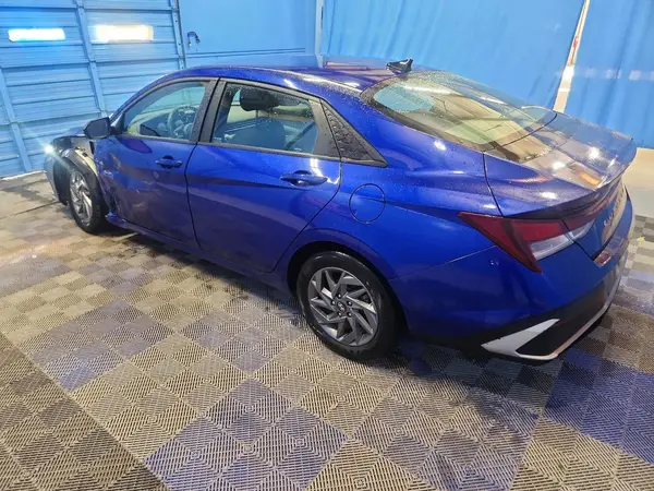 KMHLM4DG4RU735033 2024 HYUNDAI ELANTRA - Image 2