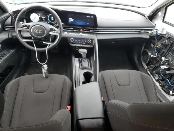KMHLM4DG4RU735713 2024 HYUNDAI ELANTRA - Image 8