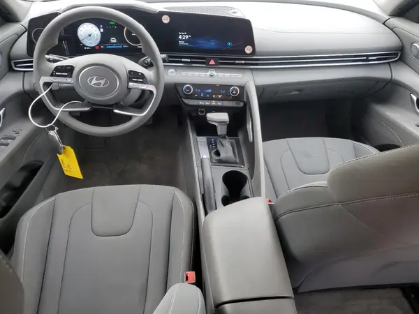 KMHLM4DG4RU737557 2024 HYUNDAI ELANTRA - Image 8