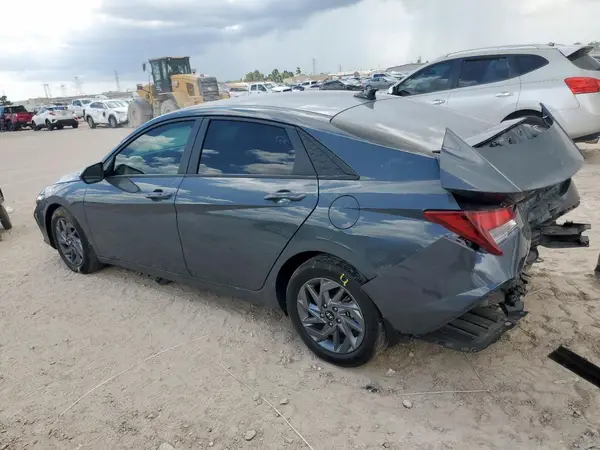 KMHLM4DG4RU746985 2024 HYUNDAI ELANTRA - Image 2