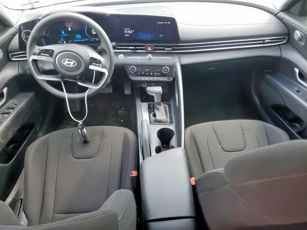 KMHLM4DG4RU746985 2024 HYUNDAI ELANTRA - Image 8