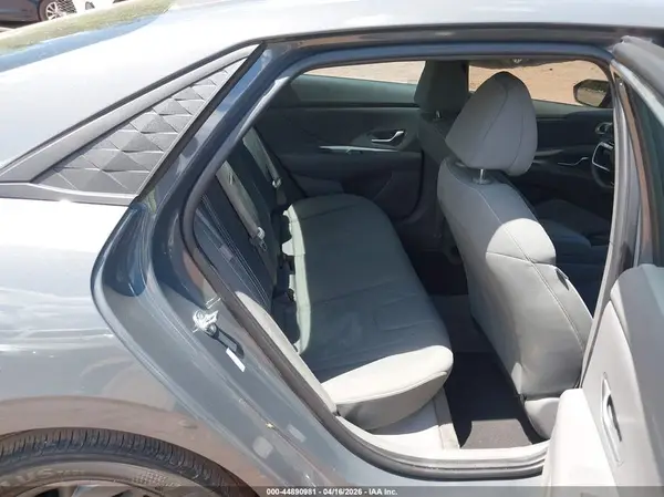 KMHLM4DG4RU747697 2024 HYUNDAI ELANTRA - Image 8